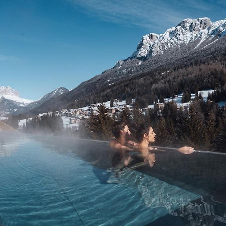 Latemar - Hotel Suites Spa Soraga Bagian luar foto