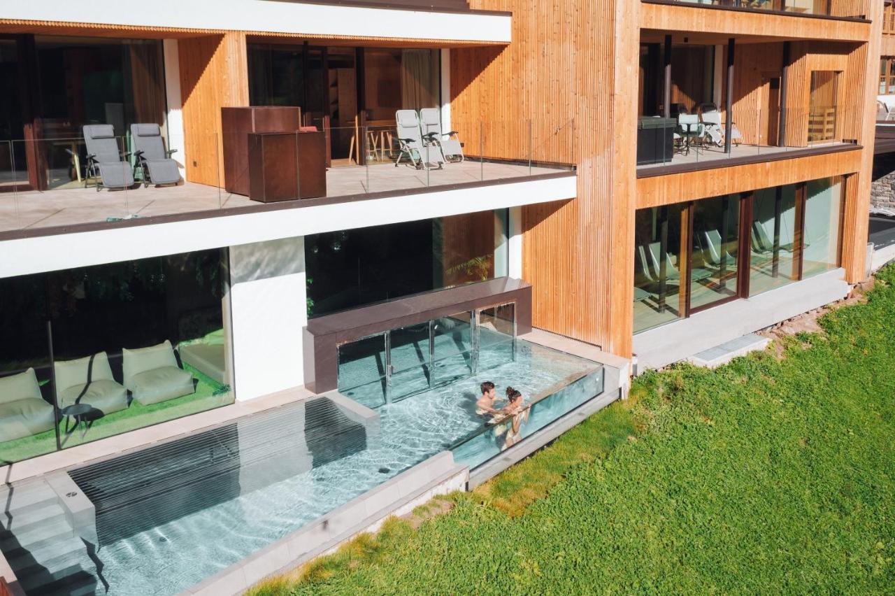 Latemar - Hotel Suites Spa Soraga Bagian luar foto