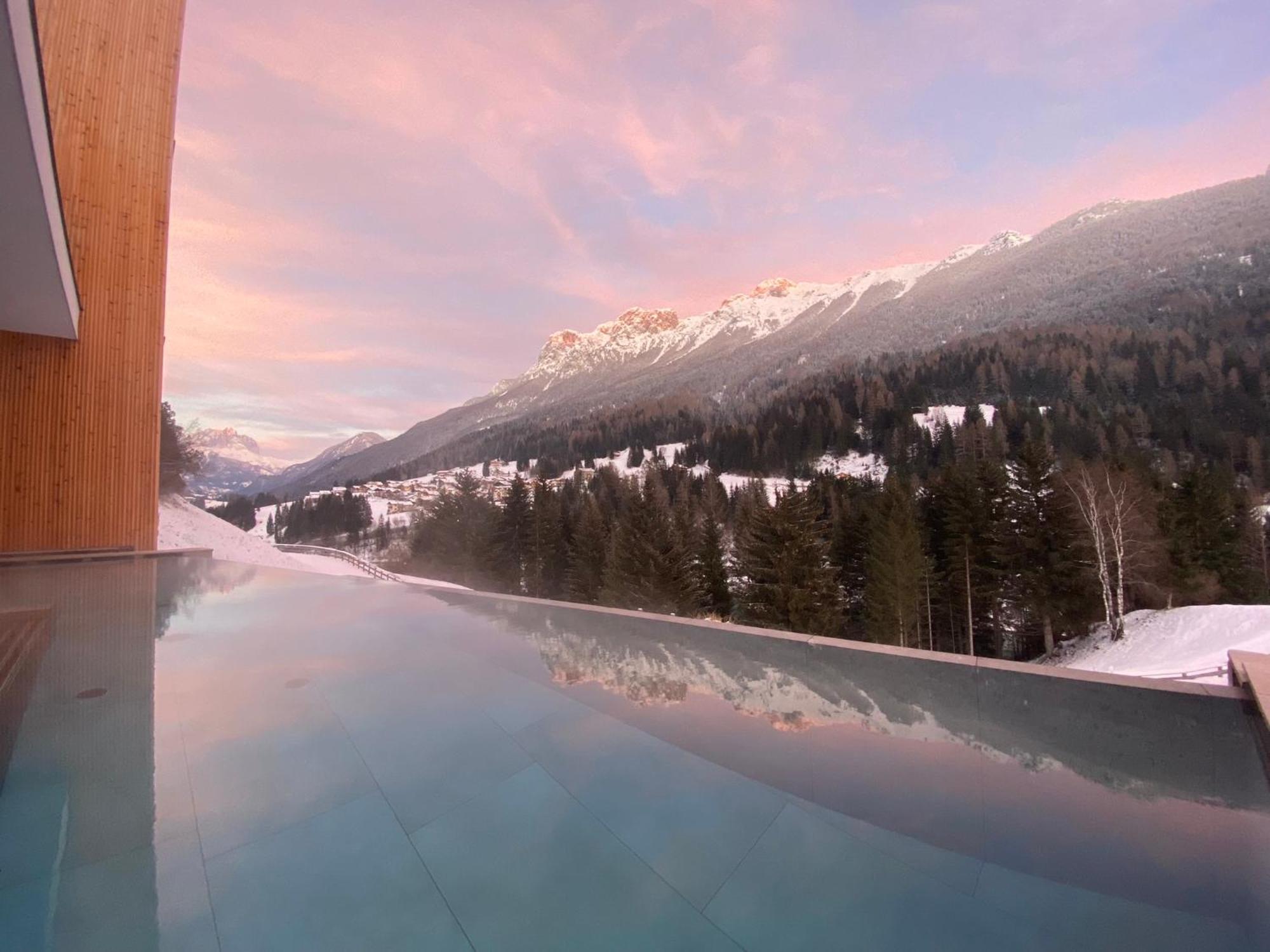 Latemar - Hotel Suites Spa Soraga Bagian luar foto