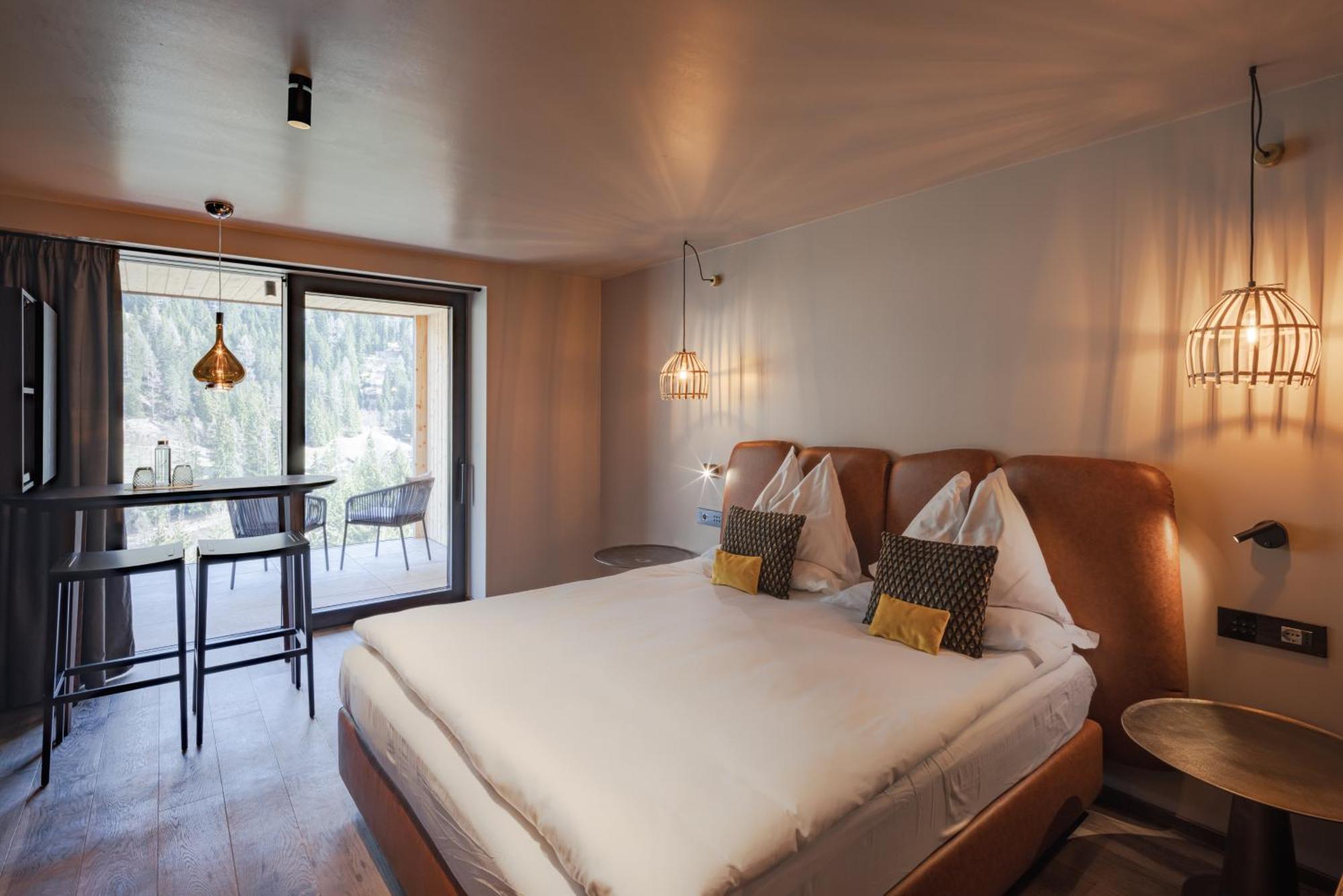 Latemar - Hotel Suites Spa Soraga Bagian luar foto