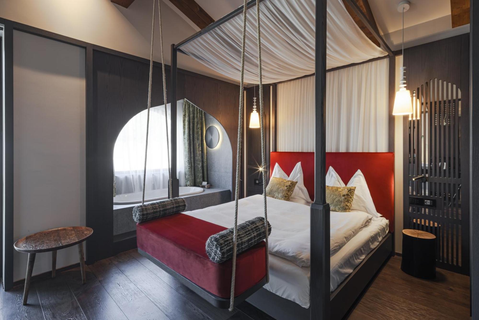 Latemar - Hotel Suites Spa Soraga Bagian luar foto